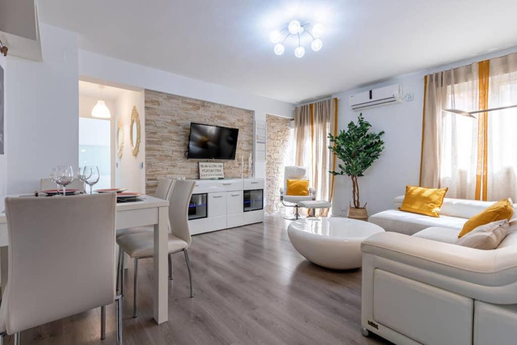 Triana Maestro Deluxe By Valcambre Apartman Sevilla Kültér fotó